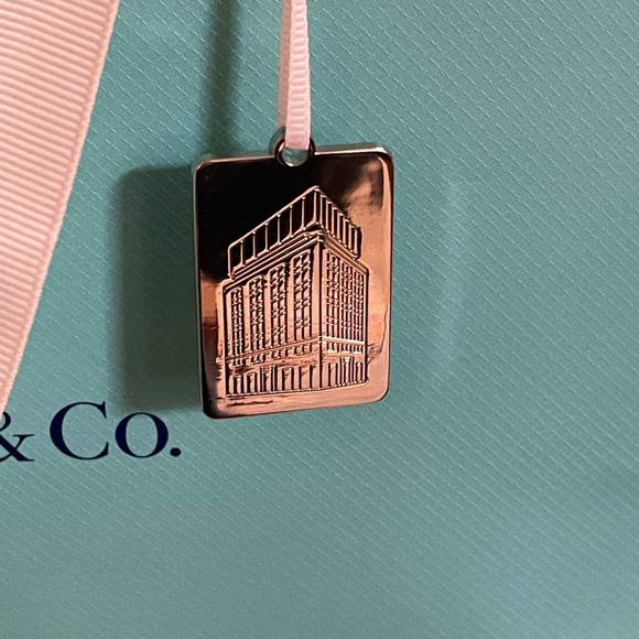 Tiffany & Co. Landmark 727 NYC Charm & Shopping Tote Limited Edition Rare - Picture 3 of 4